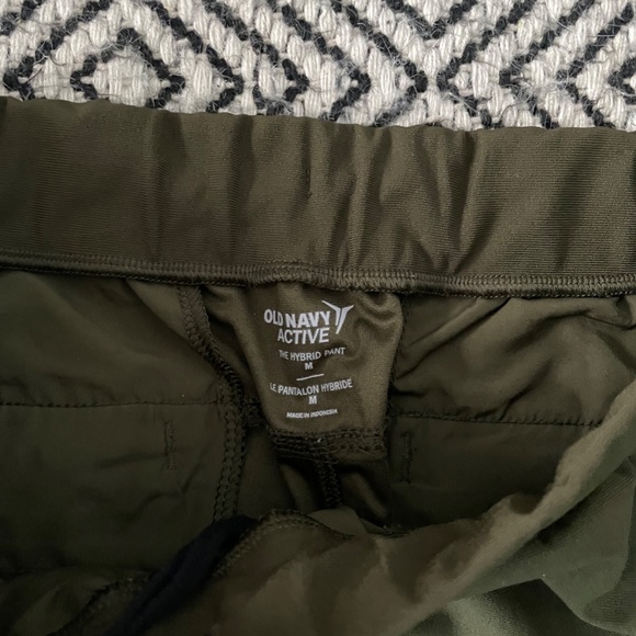 green old navy active hybrid pant - size M - Picture 2 of 3